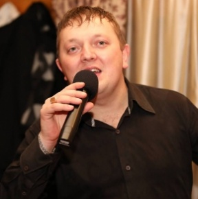 Володимир Мучичка - Универсальный ведущий, диджей-вокалист.